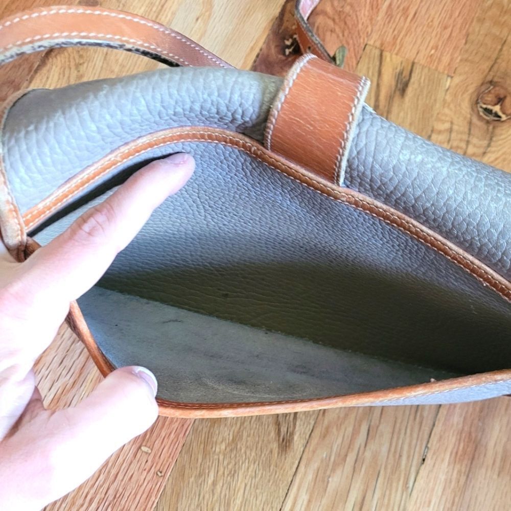 Vintage Dooney & Bourke Pebble Leather Over Under Taupe Crossbody Bag - Picture 10 of 16